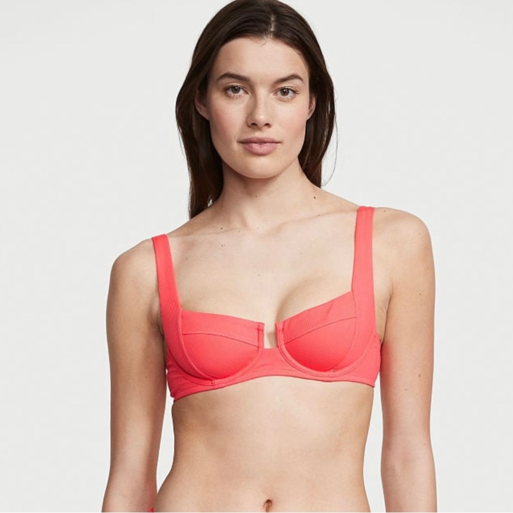 NWT Victoria’s Secret Swim bikini top